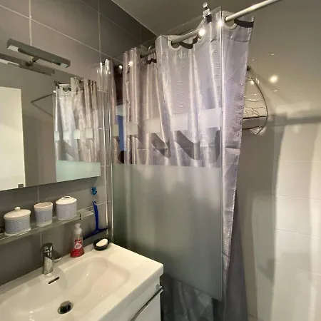 2p Cabine, 6 Couchages, Terrasse, Parking, Proche - Cap D'agde - Fr-1-249-149 * Agde